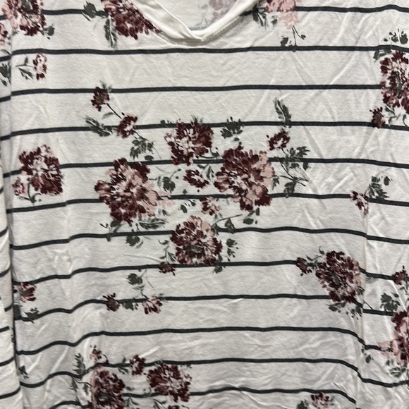 Maurices Floral Striped Tank Top Size Large - Picture 2 of 5